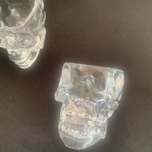 Crystal Head Skull Bottle & Shot glasses - Picture 4 of 11